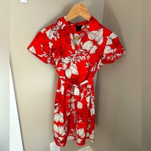 Beautiful Floral Dress From Ann Taylor, Tie Waist / Belted, in XXSP